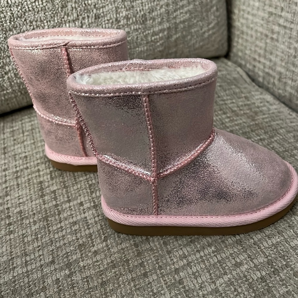Size 6 toddler sparkly pint boots New